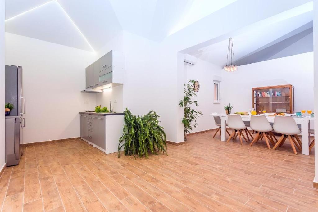 Villa Marietta Equino Donje Sitno Экстерьер фото